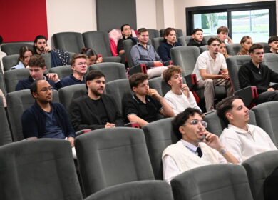 Etudiants EFFy Pro School réunis dans l'ampithéâtre